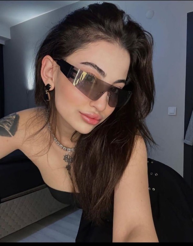 Vivian rose